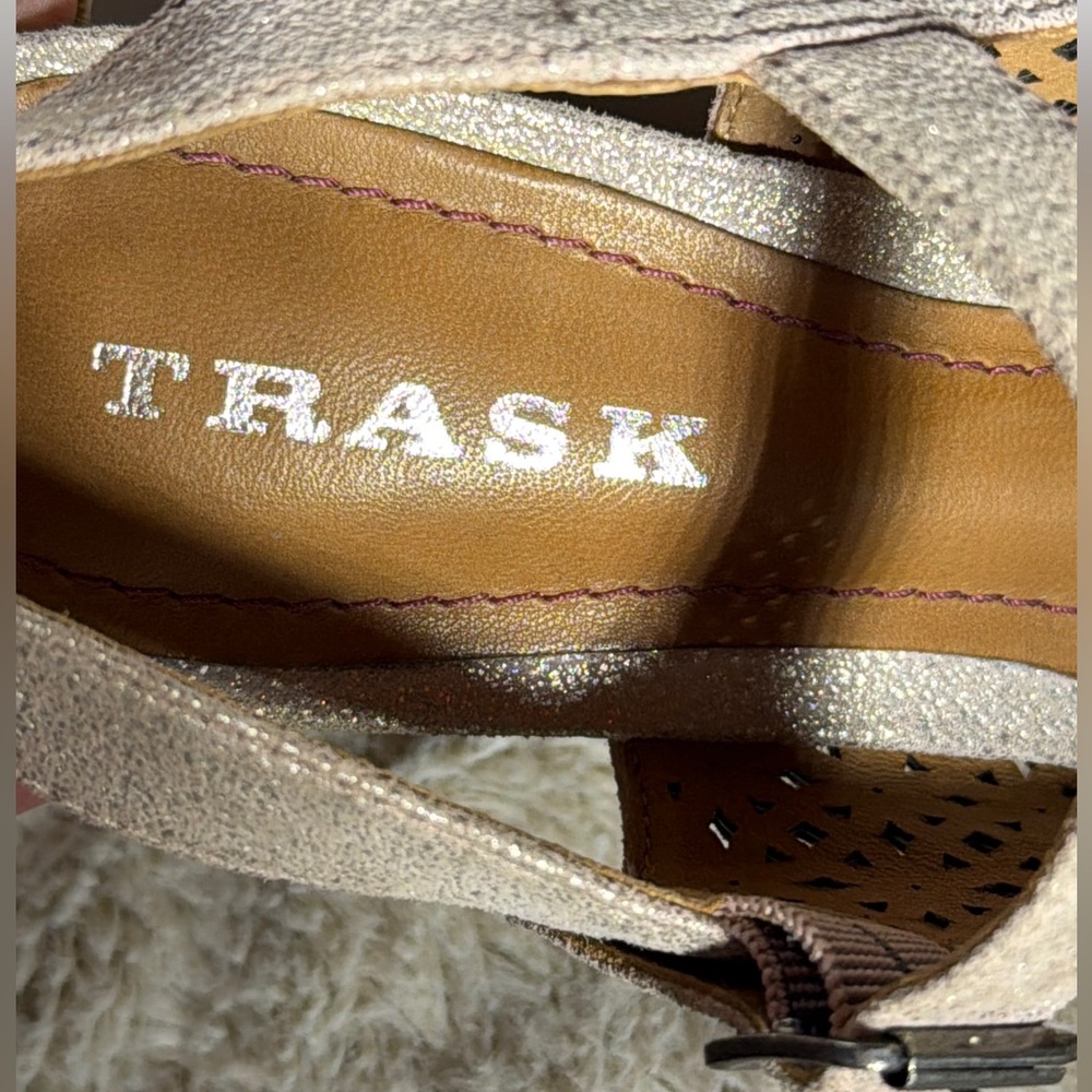 NWOT Italian Leather Wedge Sandals - Picture 8 of 10